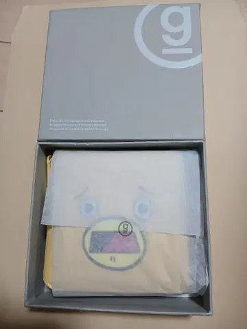 그라니프 골드 컬러의 갓슈!! 캔쵸메 지퍼 지갑 박스 포함