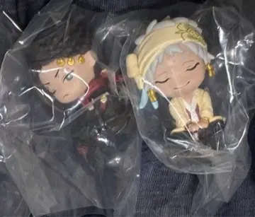 트위스테 어깨 쿵 스칼라비아 칼림 자밀