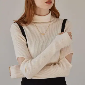 히나리 hinari 컷 아웃 립 터틀넥 니트