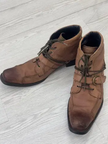 whoopdedoo 후프티두 브라운 가죽 부츠