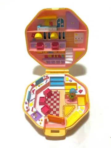 엔젤 포켓 미용실 옐로우 컬러 집