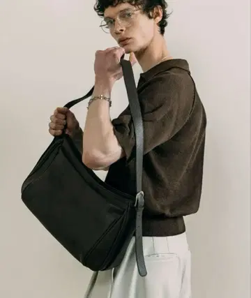 [ LURAKU ] 인조 가죽 숄더백 브라운