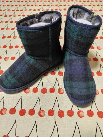 체크 무늬 어그 부츠 사이드 지퍼 부착