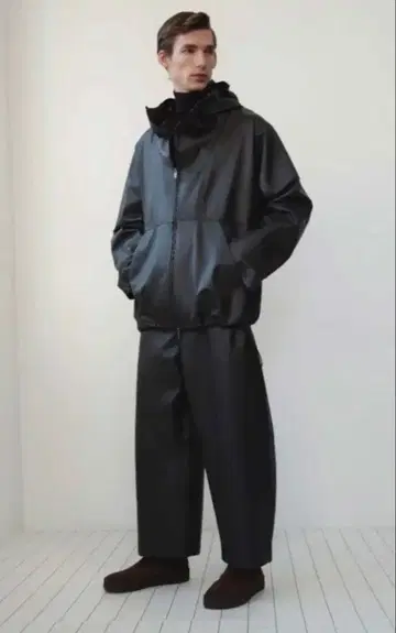 스튜디오니콜슨 가죽 지퍼 후드티 M 누비아 구매