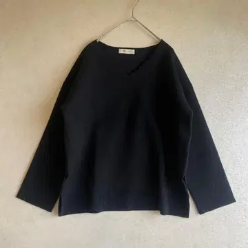 새상품급 데미룩스 빔즈 더블 페이스 니트 V넥 블랙