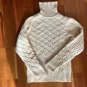 DREW & CO. 아이보리 터틀넥 스웨터 48