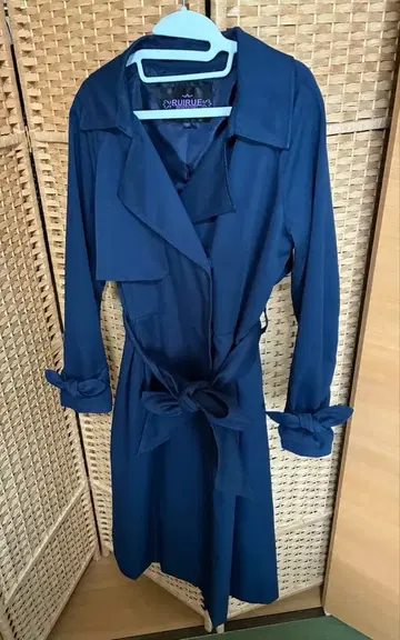 [금일 한정 최종 가격] 루일 에 부티크 트렌치코트 네이비 M