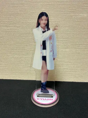 NMIXX 아크릴 스탠드 규진 KYUJIN