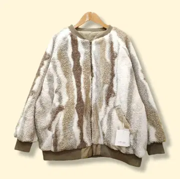 [ 새상품 ] 루필리안 보아 x 퀼팅 리버서블 블루종 베이지