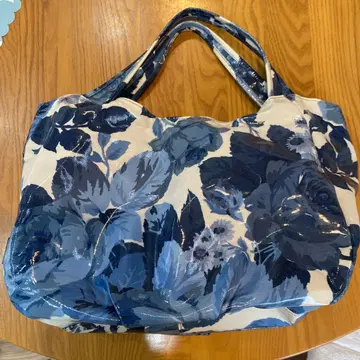 블루 계열 꽃무늬 토트백