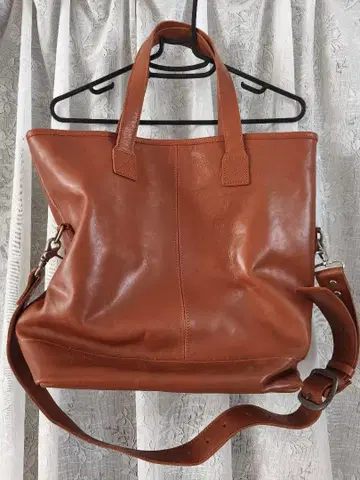 가죽 토트백 크기 30-35-15 정도