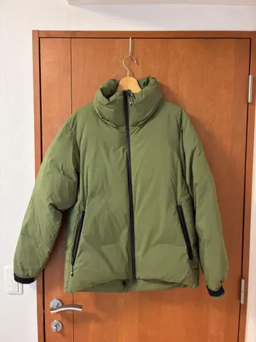 united tokyo 다운 자켓 올리브 그린
