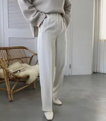 [No.254] 화이트 하이웨스트 턱 슬랙스 울 따뜻한 소재