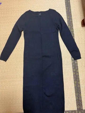 DRWCYS 블랙 긴팔 니트 원피스