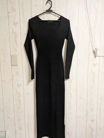 EMODA 리브 슬릿 니트 원피스