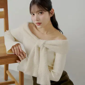 Chico 오프숄더 니트