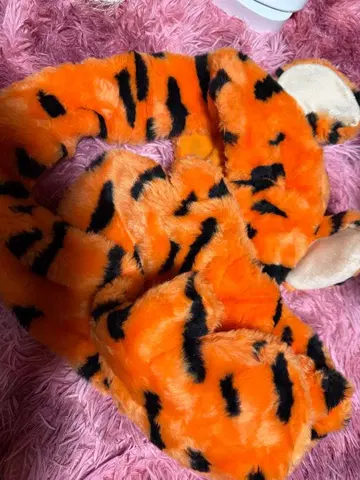 호랑이 귀 달린 페이크 퍼 캡