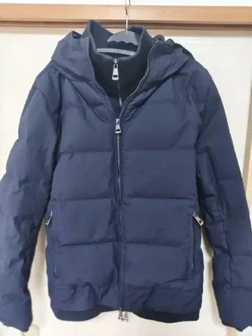 A.K.M. 후드 부착 네이비 다운 자켓 L 사이즈