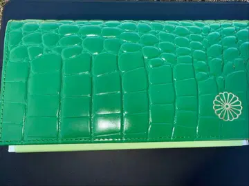 [정품] 새상품 황궁 크로커다일 엠보 국화 문양 장지갑 그린 동어원