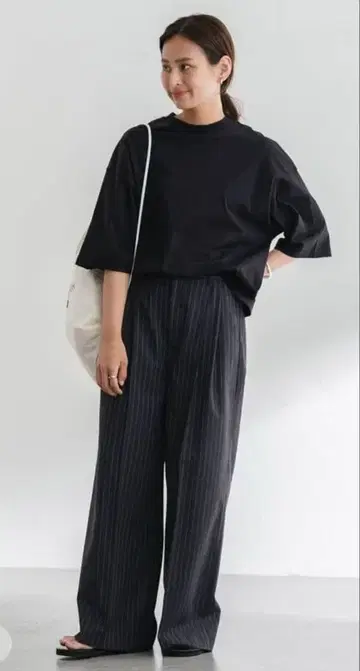 [ 새상품 ] 프레임워크 이번 시즌 완판 스트라이프 네이비 와이드 팬츠