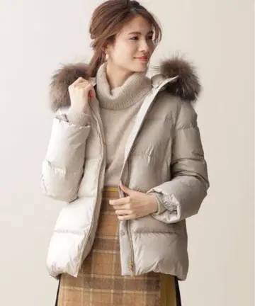 나노 유니버스 니시카와 다운 화이트 베이지