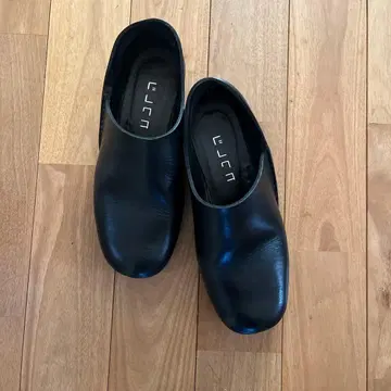 블랙 슬립온 23.5cm