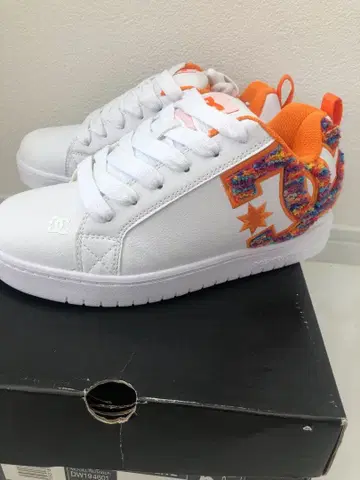 DC 여성용 로우컷 스니커즈 23cm 멀티 한정판