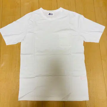 WHO'S MAKING 화이트 T셔츠 포켓 부착