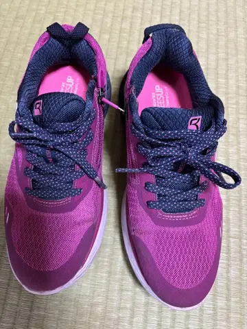 KNEESUP 핑크 스니커즈 24.5cm