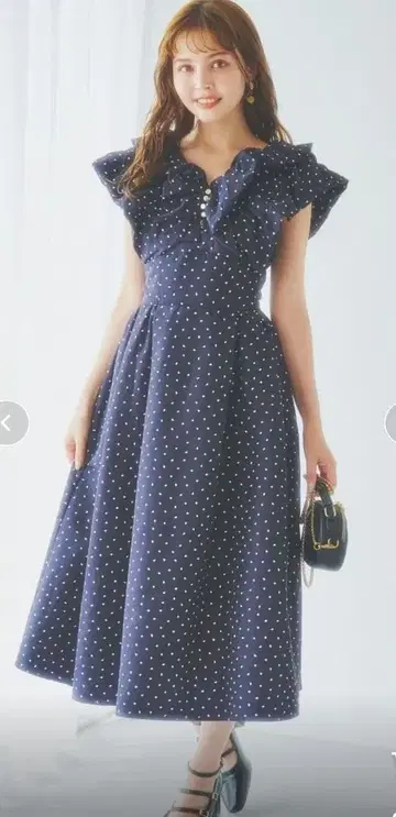 dazzlin 도트 개더 타프타 원피스