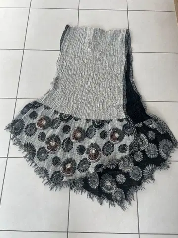 [ 이탈리아제 ] 꽃무늬 비즈 자수 프린지 스톨 그레이 블랙