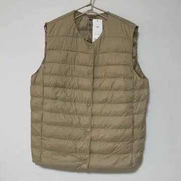 [새상품] 유니클로 퍼프 테크 컴팩트 베스트 베이지 XL