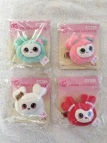 TWICE LOVELYS 봉제 인형 헤어핀 4개 세트