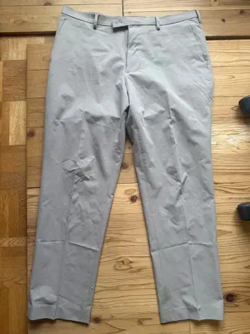 유니클로 감동 팬츠 라이트 베이지