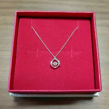 새상품급 댄싱 다이아 목걸이 K10 0.05ct 베리테