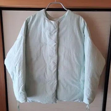 센스 오브 플레이스 심리스 다운 S 사이즈 페일 그린