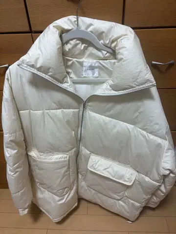 EATME 이토미 화이트 다운 자켓 F 사이즈 프리 사이즈