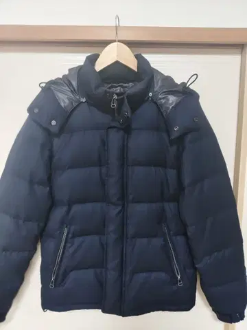 그린라벨 네이비 다운 자켓 후드 부착 M 사이즈