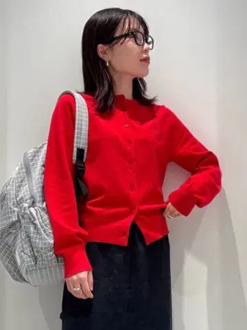 [emmi] 울 혼방 emmi 로고 크루넥 니트 가디건