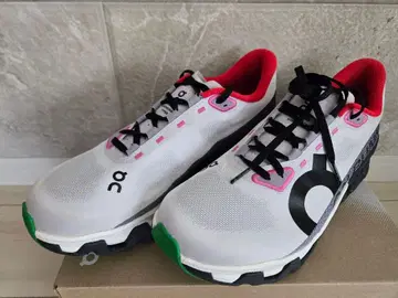 [ 미사용 새상품 ] on 스니커즈