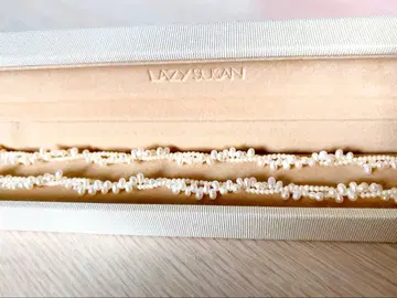 LAZY SUSAN 화이트 펄 목걸이