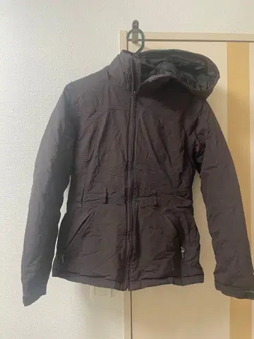 THE NORTH FACE 블랙 다운 자켓 후드 부착