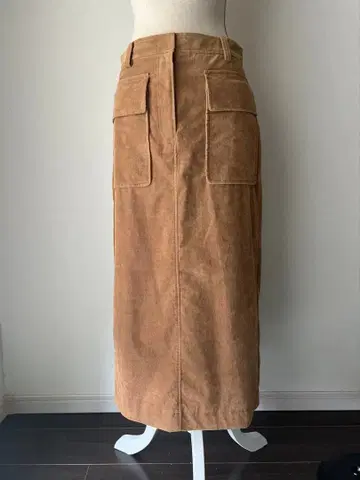 비팅하트 카멜베이지 코듀로이 스커트