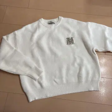 Re:EDIT 리디 M 비쥬 엠블럼 니트 화이트 니트