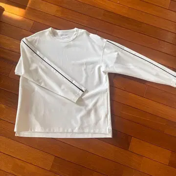 one gravity 화이트 긴팔 티셔츠