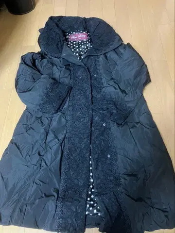 슈퍼뷰티 42 L 다운 코트 블랙