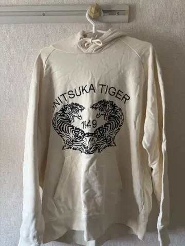 오니츠카타이거 후드티 아이보리
