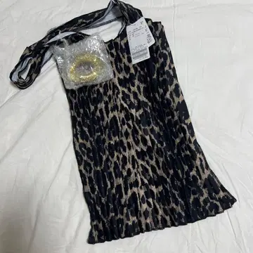 두지엠 클라세 CELRI 레오파드 빅 플리츠 백