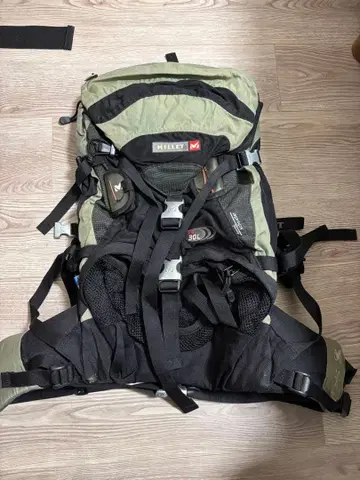 MILLET 30L 백 올리브/블랙