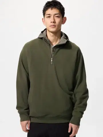택 포함 유니클로 맨투맨 하프 지퍼 셔츠 올리브 M